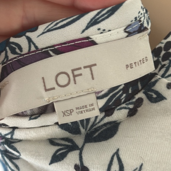 Ann Taylor Loft Mixed Media Cap Sleeve Top - Picture 6 of 7